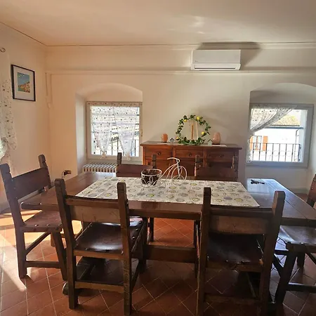 La Casa Dei Cedri-by Goccia Di Lago Apartament