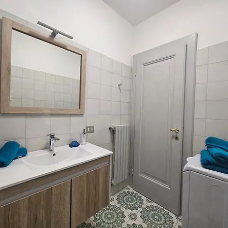 La Casa Dei Cedri-by Goccia Di Lago Apartament *