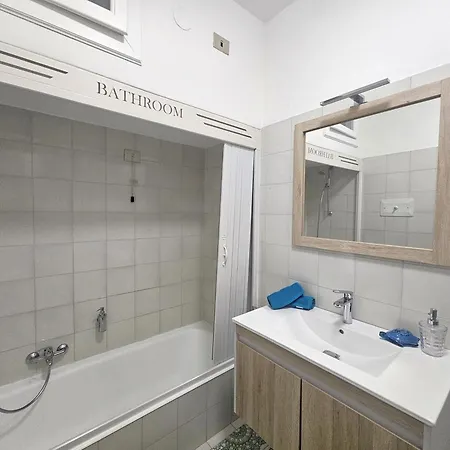 Apartament La Casa Dei Cedri-by Goccia Di Lago