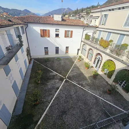Apartment La Casa Dei Cedri-by Goccia Di Lago *